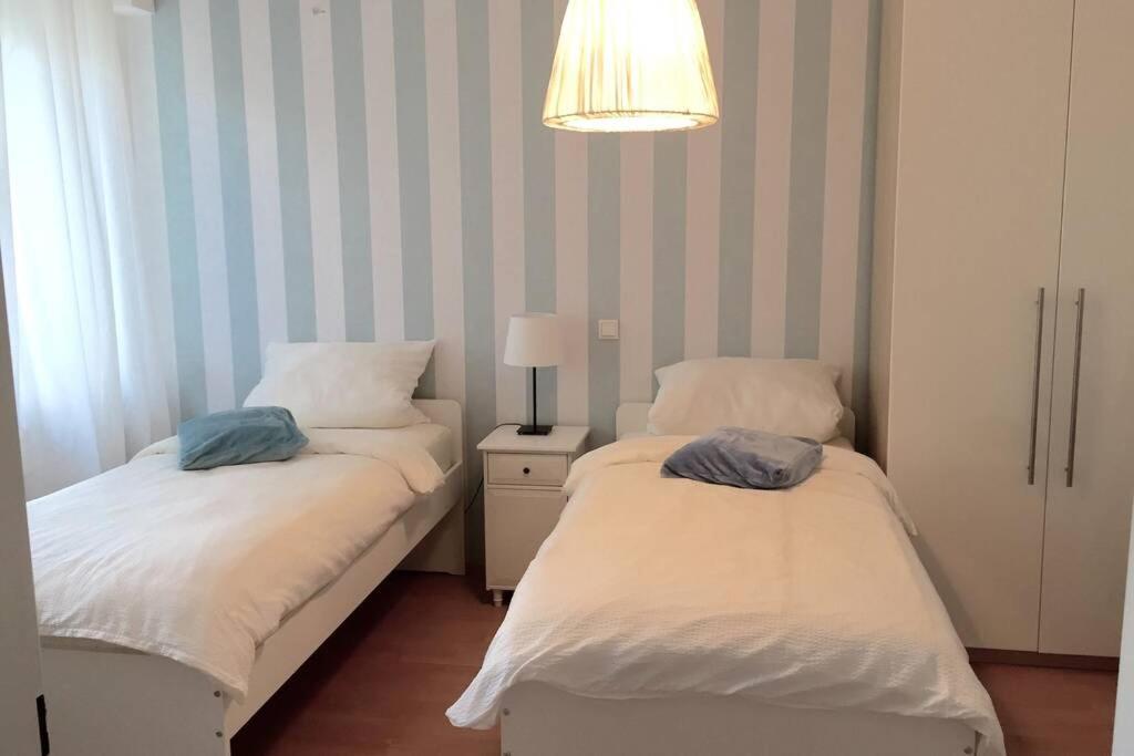Apartment 120 Qm -3 Schlafzimmer-2 Baeder- Fuer 7 Gaeste Düsseldorf Kültér fotó