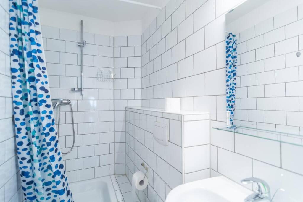 Apartment 120 Qm -3 Schlafzimmer-2 Baeder- Fuer 7 Gaeste Düsseldorf Kültér fotó